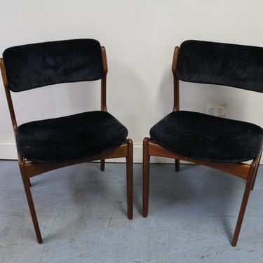 Pair of Mid-Century Danish Modern Erik Buch for O.D. Mobler Teak Dining Chairs 