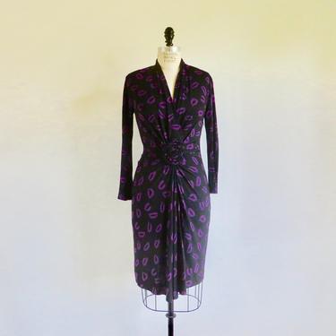 Vintage 1990's Emanuel Ungaro Black Purple Lip Print Wool Jersey Stretch Knit Dress Waist Rosette Fall Winter French Designer 38 6US 