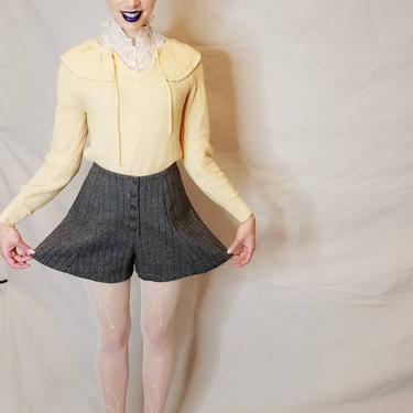 1960s Gray Wool Shorts Herringbone Weave / 60s Gray with Red Pinstriped Shorts Fall Autumn Winter / Young Timers Med 