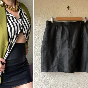 Vintage 1990s Black Leather Mini Skirt | Size M/L 