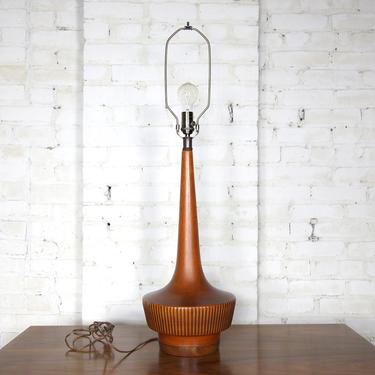 Vintage mcm tall sculptural dark burnt orange ceramic table lamp | Free delivery in NYC and Hudson areas 
