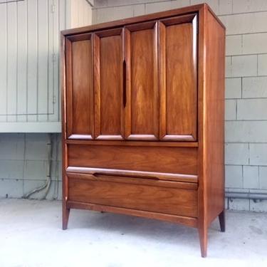 Midcentury Large Bachelor&#x27;s Chest or Armoire