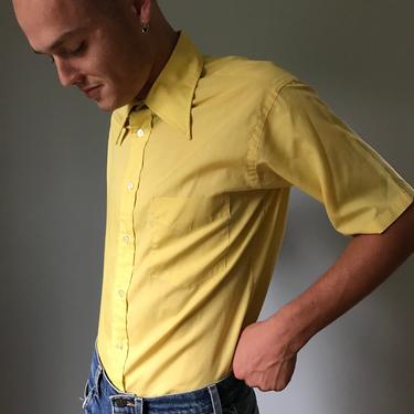 Vintage 70s Yellow Button Up Exaggerated Collar 