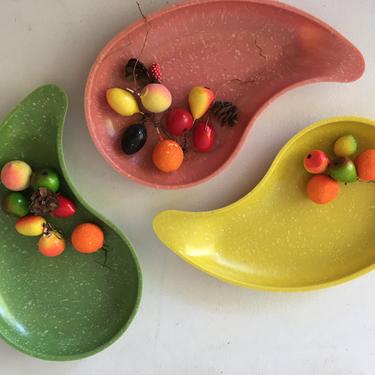 Mid Century Tear Drop Snack Dishes By West Bend, One Edge Repaired, Party Melmac Snack Trays, Retro, Fall Halloween Party 