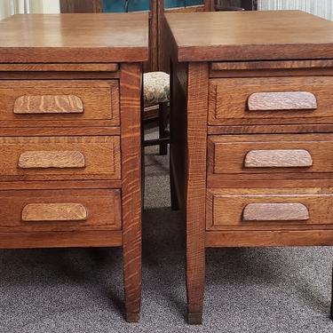 Item #DMC8 Pair of Vintage Tiger Oak Side Tables c.1920s