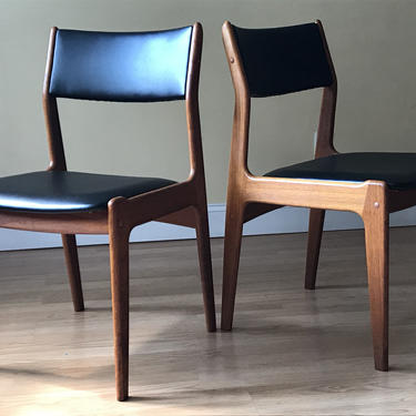 Set of Two (set of six, set of eight, up to set of ten, set of twelve ) Scandinavian Woodworks Teak Dining Chairs 