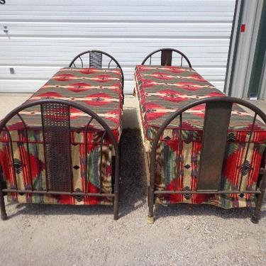 2 Antique Twin Beds Daybeds Trundle Metal Traditional Single Bedroom Kids Headboard Cottage Coastal Country Farm Rustic Primitive Farmhouse 