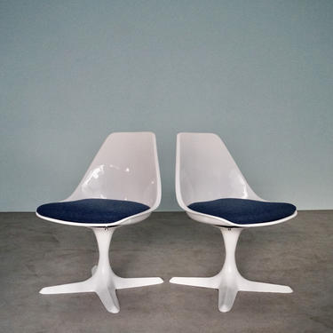 Pair of Mid-century Modern Fiberglass Chairs by Burke - Professionally Restored! 