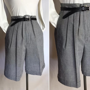 Black &amp; white micro plaid shorts with vest Suit~ 1990’s women’s pantsuit ~ checker pleated high waisted ~ sharp 2 pc Set~ size 30”-32”w/ LG 