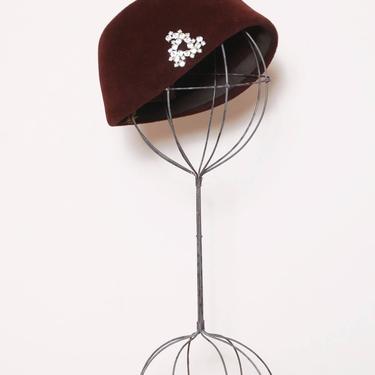 Vintage 50s velour hat / merrimac mocha brown felt cap / 50s cloche style hat with rhinestone brooch 