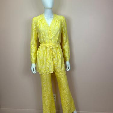 Vtg 1960s 2pc pale yellow lace matching pant set 