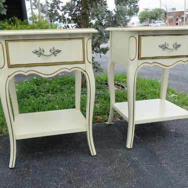 French Painted Pair of Nightstands Side Tables by Dixie 1275