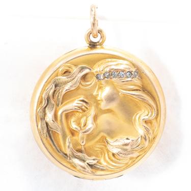 Wightman and Hough Co. Calla Lily Locket