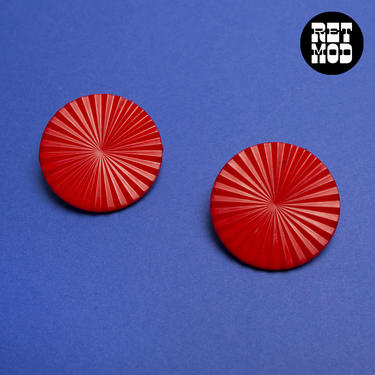 Vintage 60s 70s Red Geometric Mod Round Prismatic Resin Plastic Clip On Earrings 