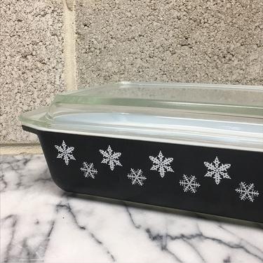 Vintage Pyrex Casserole Retro 1950s Black Snowflake Print + #575B +2 Quart Refrigerator + Rectangular Shape with Glass Lid + Kitchen Decor 