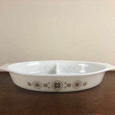 Vintage Pyrex Town and Country Brown/White Divided Dish 1.5QT 
