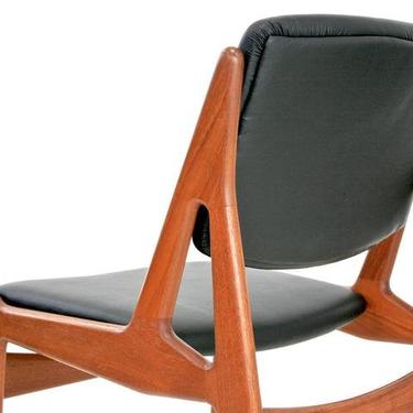 Pair of Mid Century Chairs by Arne VODDER For VAMO SONDERBORG 