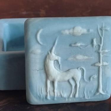 Vintage Design Gifts International Carved Incolay Stone Unicorn Jewelry Trinket Box Made in USA 2&quot; 