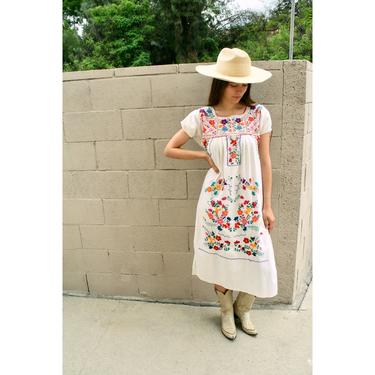 Bee Blossom Dress // vintage 70s Mexican hand embroidered midi 1970s boho hippie cotton hippy white // S/M 