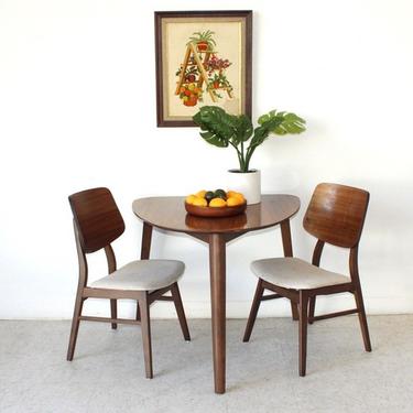 Small Walnut Nook Table w/ Chairs 