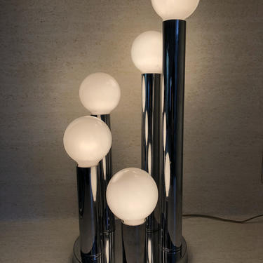 1970’s Modern Metal Chrome Tube With Globe Design Table Lamp 