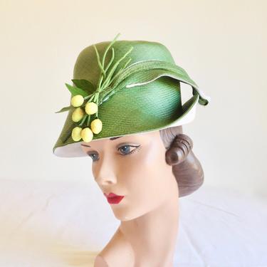Vintage 1960's Lime Green Straw Cloche Style Hat with Lemons High Crown White Trim Mod Spring Summer 60's Millinery Adolfo Realites 