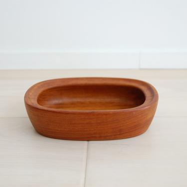 Danish Modern Richard Nissen Solid Teak Oval Bowl Made in Denmark 
