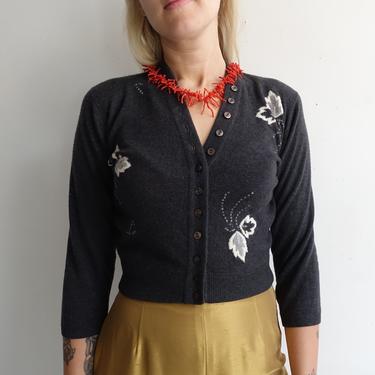 Vintage 50s Cropped Cashmere Cardigan/ 1950s Button Up Leaf Print Charcoal Sweater/ Size small 