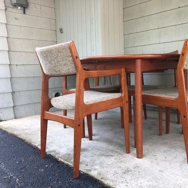Round to Oval Danish Modern Teak Dining Table