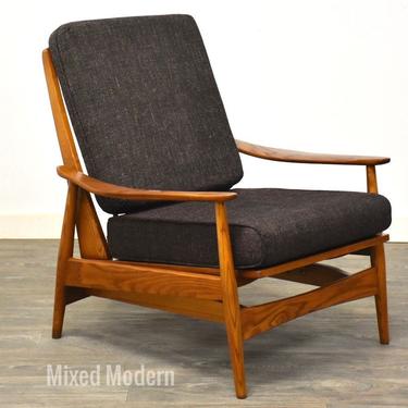 Mid Century Oak Rocking Chair 