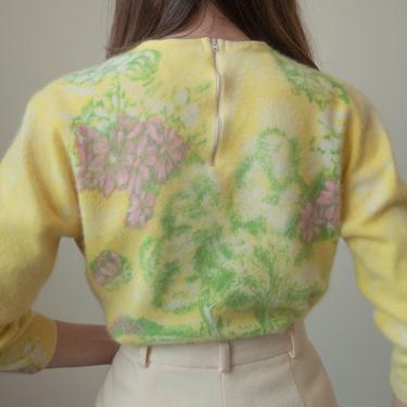 6579t / 1950s yellow angora hand screen printed floral sweater / s 