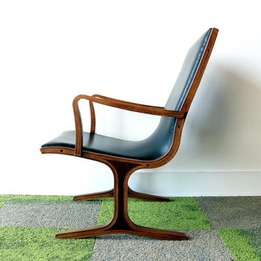 Kosuga "Heron" Bentwood Leather Chair