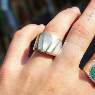 Vintage Sterling Silver Mother Of Pearl Inlay Ring, Thick Silver Ring With Geometric Design, Iridescent Shell, 950 Silver, Size 8 1/2 US 