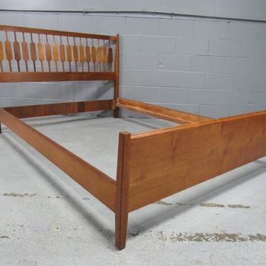 1960s Mid-Century Modern Solid Walnut Full Double Bed by Kipp Stewart for Drexel