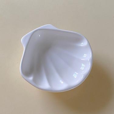 White Ceramic Shell Dish