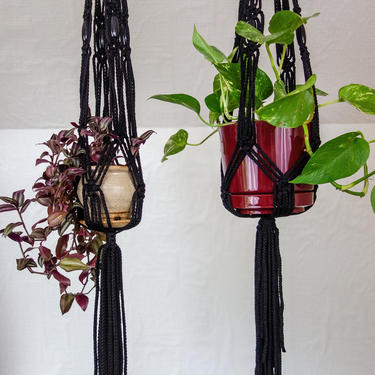 All Black Macrame Plant Hanger for Small or Medium Plant, Witchy Dark Home Décor Hanging Planter, Goth Decor Unique Gift for Plant Lover 