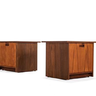 Milo Baughman for Directional End Tables / Bedside Tables in Walnut 
