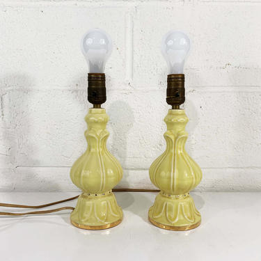 True Vintage Ceramic Pair of Table Lamps Light Set Lamp Decor MCM Mad Men Mid-Century 1960s 60s Accent Lighting Nightstand Yellow Gold 