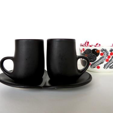 1980s Peter Saenger Matte Black Double Cup And Saucer Set, Modernist Ceramic Espresso Coffee Cups And Saucer 