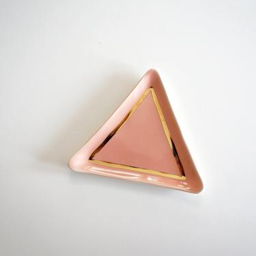Peach and Gold Triangular Shaped Ring Dish. The Object Enthusiast. Jewelry holder. Triangle dish. Ceramic jewelry dish. Ring dish. 