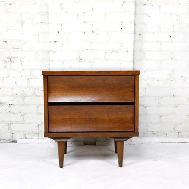 Vintage mcm walnut end table nightstand with formica top by Johnson Carper | Free delivery in NYC and Hudson areas 