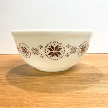 Vintage Pyrex Town and Country Round Mixing Bowl 403 Stamp Program Version 