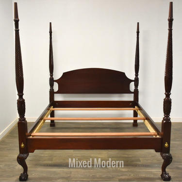 Chippendale Style Mahogany Queen Bed 