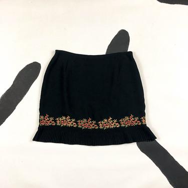 90s / y2k Black Mini Skirt with Pleated Drop Waist / Embroidered Floral Detail / Size 12 / Ruffle / Clueless / Large / 00s / L / XL / Adec / 
