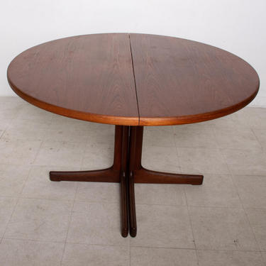 Mid Century Danish Modern Oval Teak Dining Table 