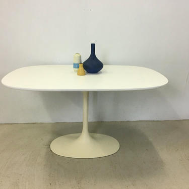 Burke Oval Tulip Table in Style of Eero Saarinen 