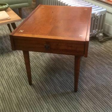 Vintage Mid Century American of Martinsville Side Table with Drawer