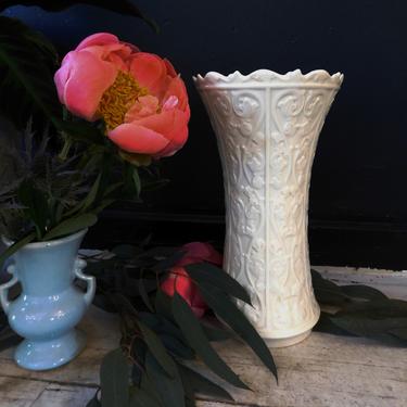 Porcelain Folk Vase