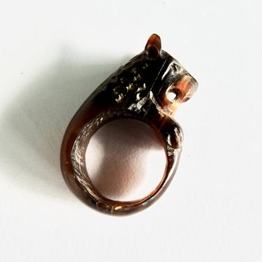 Victorian Carved Horn Bear or Dog Ring 