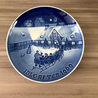 Vintage B&G jule after 1969 Arrival of Christmas Guests Christmas plate, Copenhagen blue plate,Denmark porcelain,Bing Grondahl 